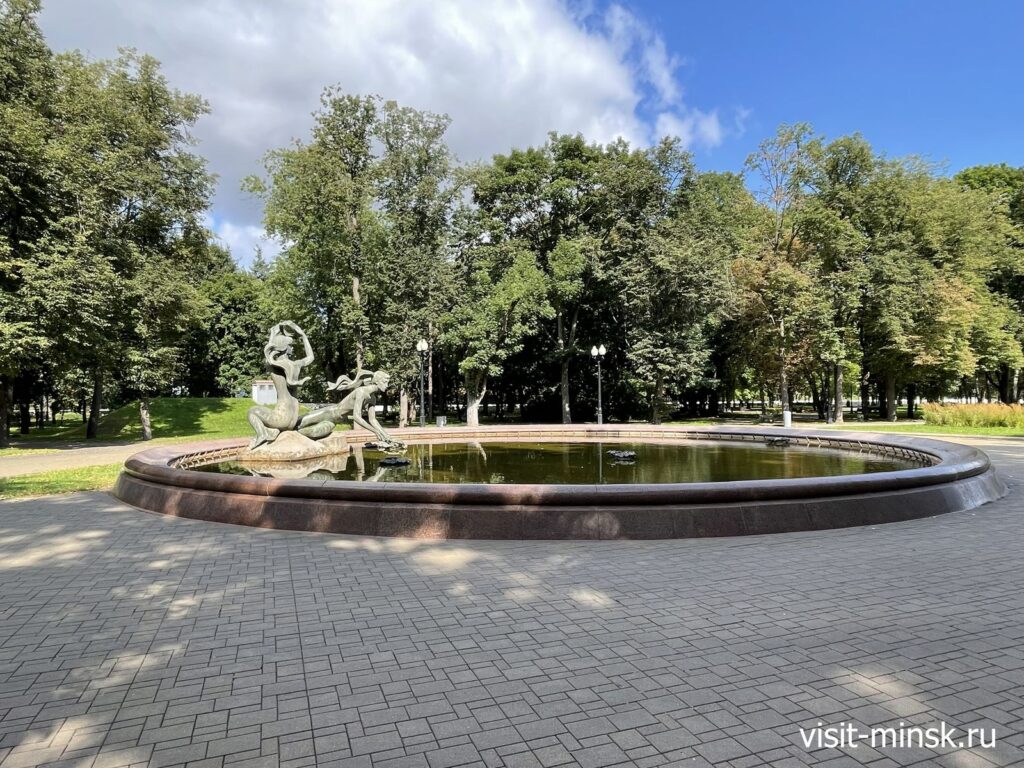 Фонтан Венок в парке Янки Купалы в Минске